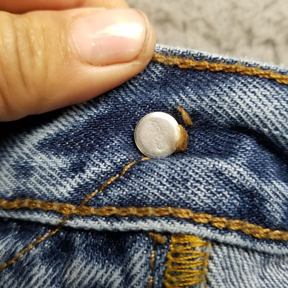 Levis Jeans Mens 34x30 Blue 501 Cotton Denim Button Fly Classic Straight - Picture 10 of 15